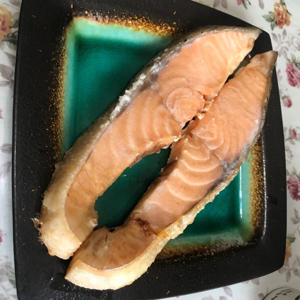 海鹽烤鮭魚💥家常菜
氣炸鍋15分鐘搞定：♡Chen Angel♡ 一起做