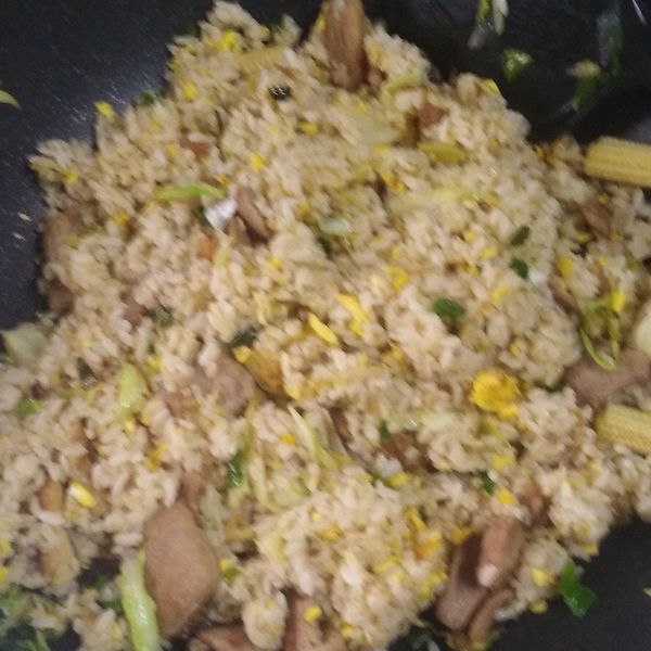 高麗菜肉絲炒飯：萱萱 一起做