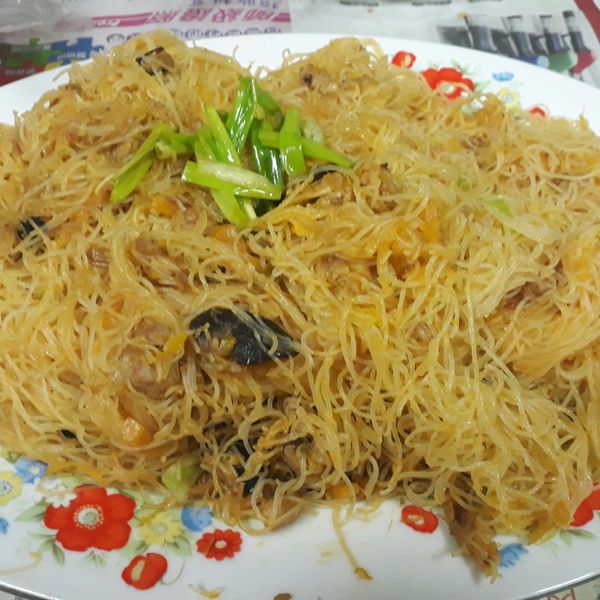 💛金瓜炒米粉💛：陳蓉容 一起做