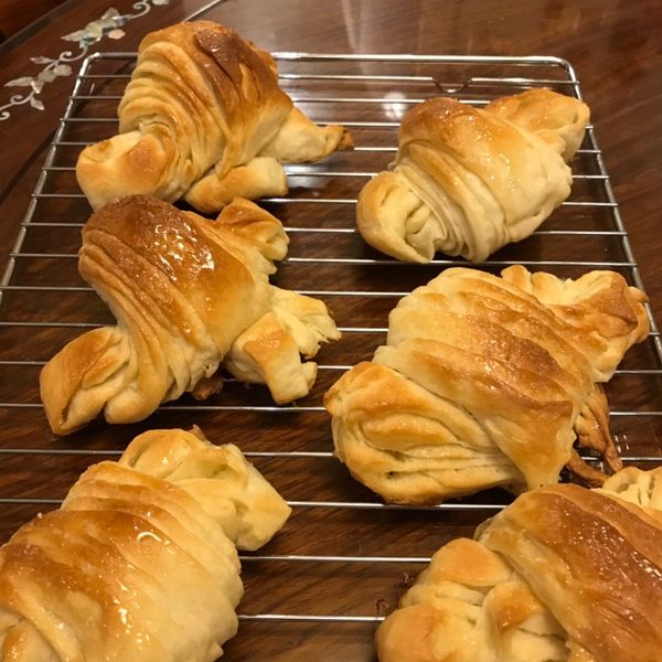 『楓糖海鹽牛角可頌』用麵包機打出薄膜麵糰 : kaoli一起做