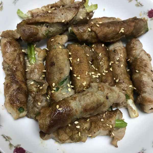 肉片蔥蔥捲 : Rina Nana一起做