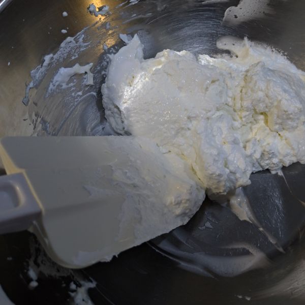 瑞士奶油蛋白霜：Miya 一起做