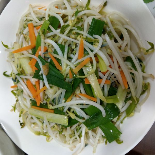 紅蘿蔔炒豆芽菜：Cheng Joanne 一起做