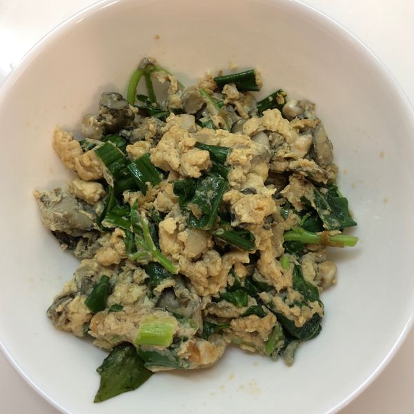 麻油蚵仔蔥煎蛋：米妮的小牛牛 一起做