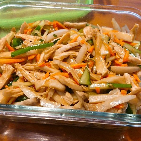 包準開胃涼拌小菜~涼拌雞絲!(食譜影片)：Elsa 一起做