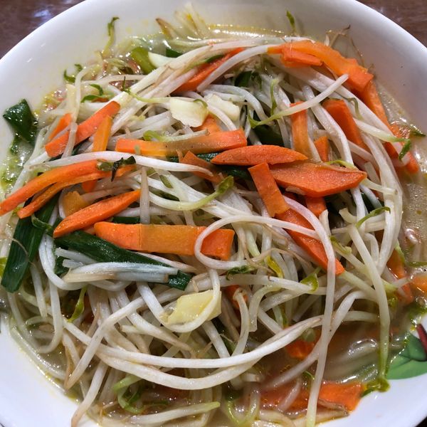 紅蘿蔔炒豆芽菜：PL 一起做