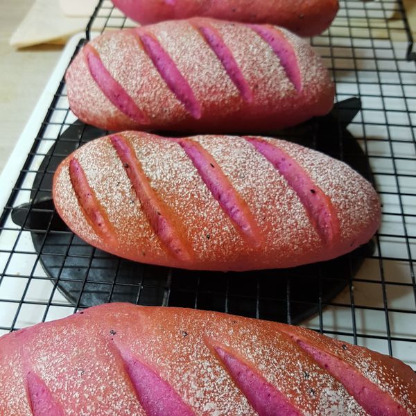 紅火龍果蔓越莓乾乳酪軟包 : Flower Chang一起做