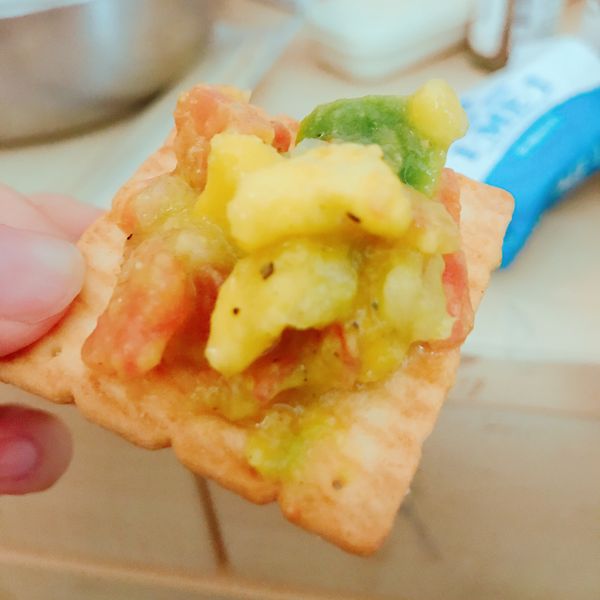 酪梨莎莎醬～ : 董怡薇一起做