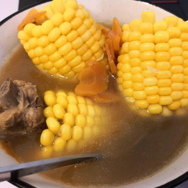 玉米排骨湯 : Bee一起做