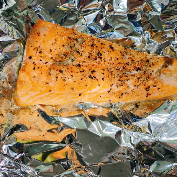 海鹽烤鮭魚💥家常菜
氣炸鍋15分鐘搞定：Yo Yuting 一起做