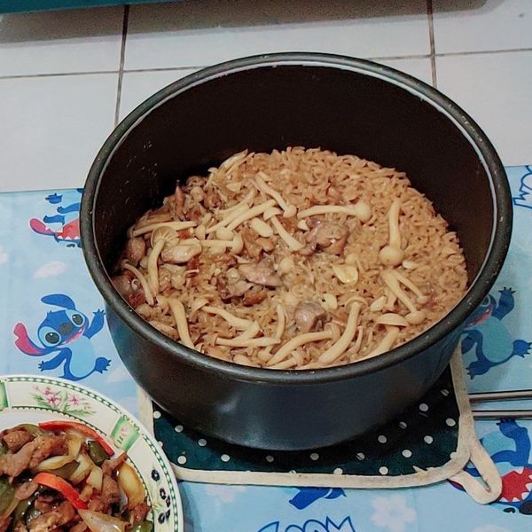 蒜香菇菇雞肉炊飯【好菇道營養料理】 : yumi一起做
