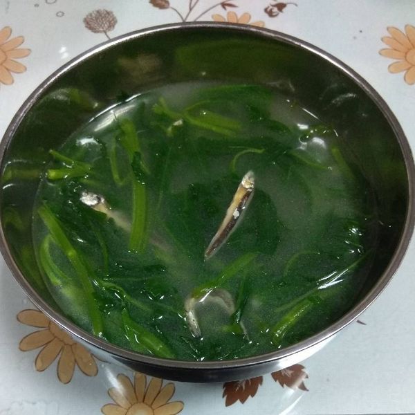 小魚乾空心菜湯：琇琇 一起做