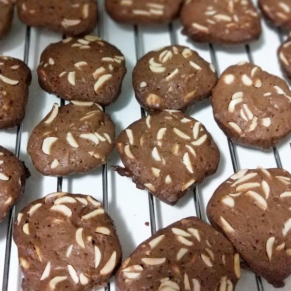 【影片】手工巧克力杏仁餅乾 : 黃盈茲一起做