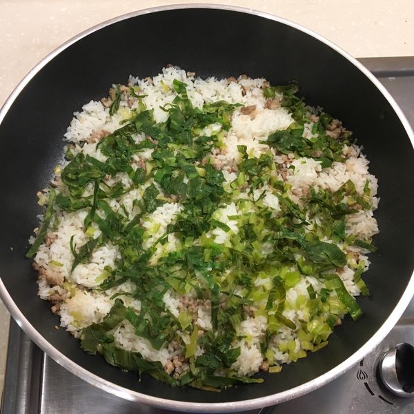 [矽谷美味人妻] 懶人版上海菜飯 : Lisa She一起做