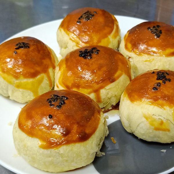 蛋黃酥(紅豆沙+鹹蛋黃餡)(影音) : Alan Yang一起做