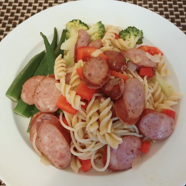 蒜味香腸義大利麵 : Iris Hsu一起做