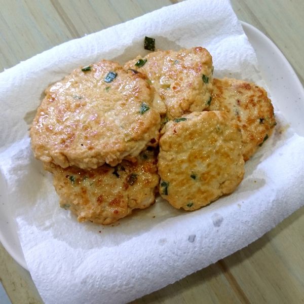 雞肉豆腐餅 : 蝦蝦一起做