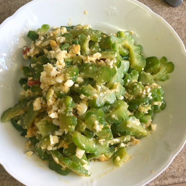 ★鹹蛋炒山苦瓜：楊小萍 一起做