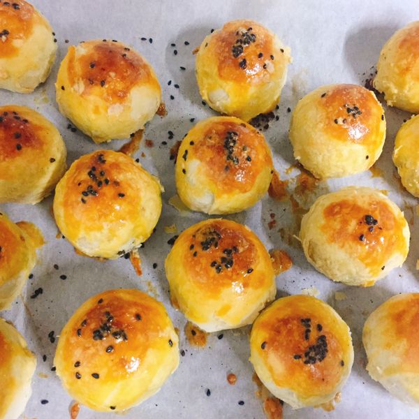 蛋黃酥 : Sho-hua LO一起做