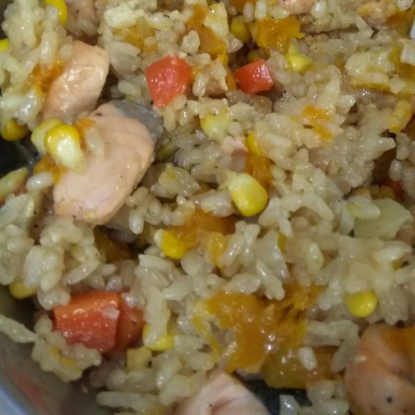 舞菇鮭魚炊飯-電鍋版【好菇道營養料理】 : 周小敏一起做