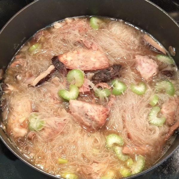 芋頭米粉湯：Judy 一起做