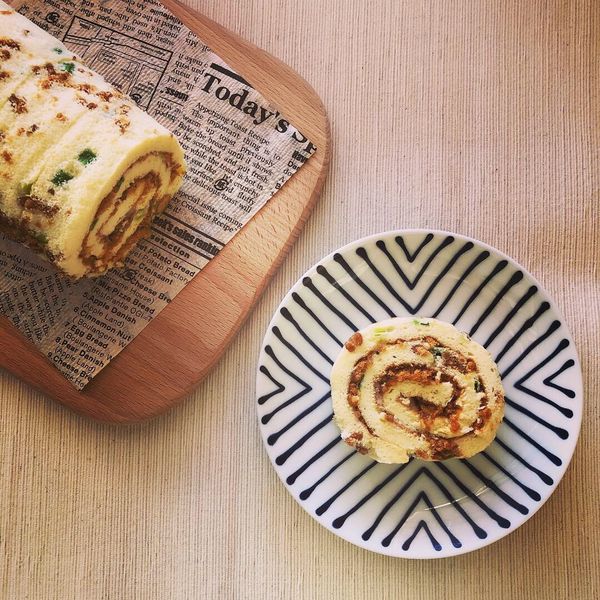 䓤花肉鬆蛋糕捲 : 點心小姐一起做