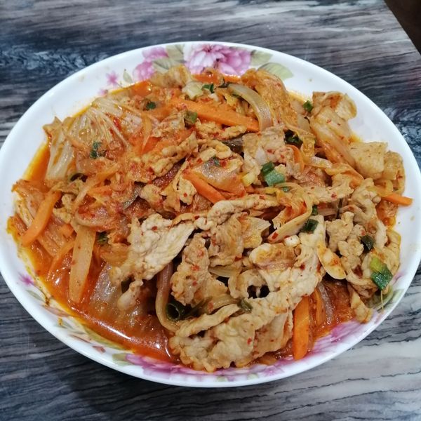 泡菜炒豬肉 : Doraemonilu一起做