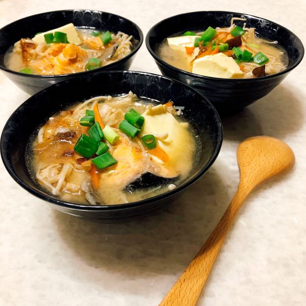 味噌鮭魚細豆腐湯:Emary 一起做