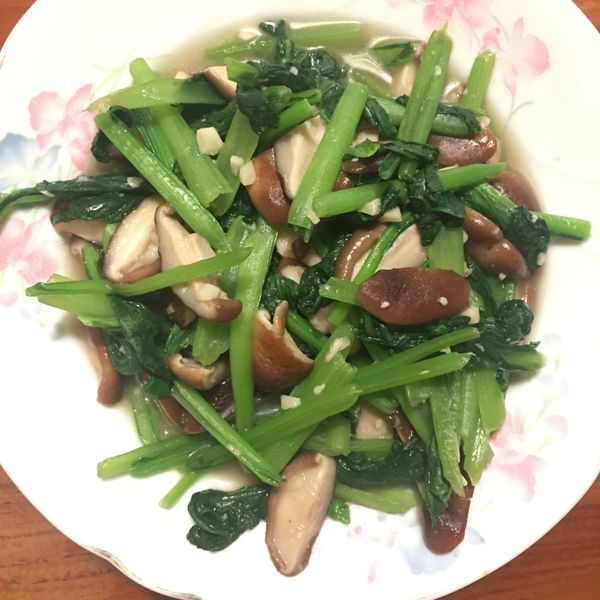鹽麴香菇炒油菜 : 李雪菱一起做