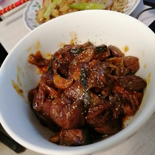 洋蔥炒牛肉 : 椎名咲一起做