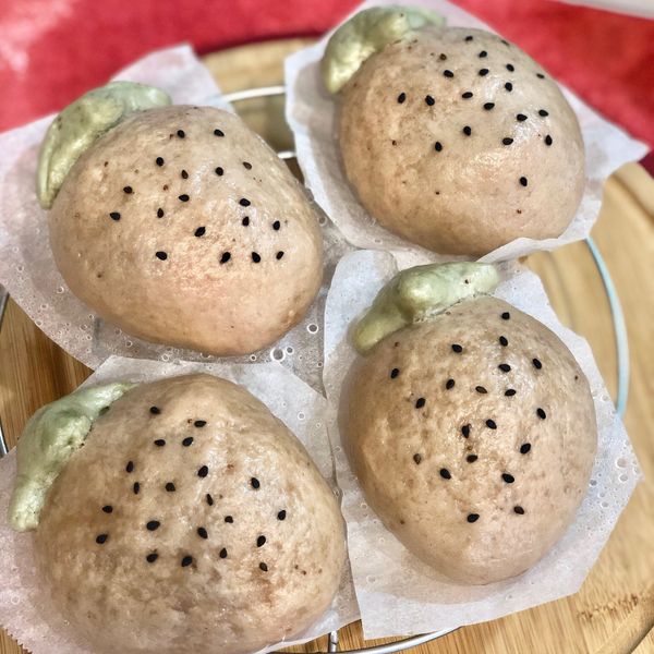 草莓饅頭 : 晴晴豬一起做