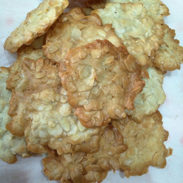 杏仁瓦片_烘焙入門 零失敗 : 楊碧君一起做