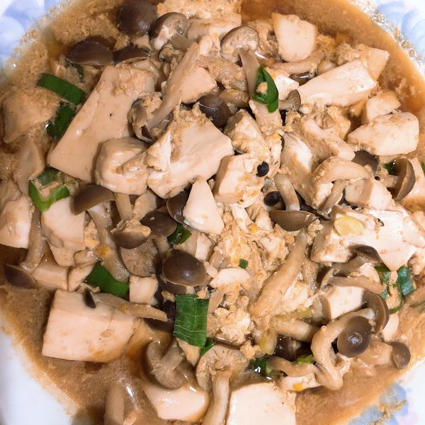 鴻禧菇滑蛋燴豆腐 : YuanRu Wang一起做