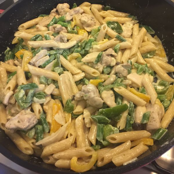 一鍋到底-蒜味奶油雞肉義大利麵 : Mianmian Wang一起做