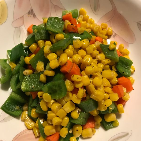 奶油青椒炒玉米 : Candice Fan一起做