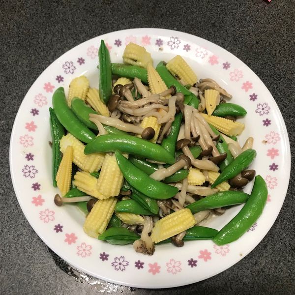 鴻禧菇炒甜豆 : 鍾忞圻一起做