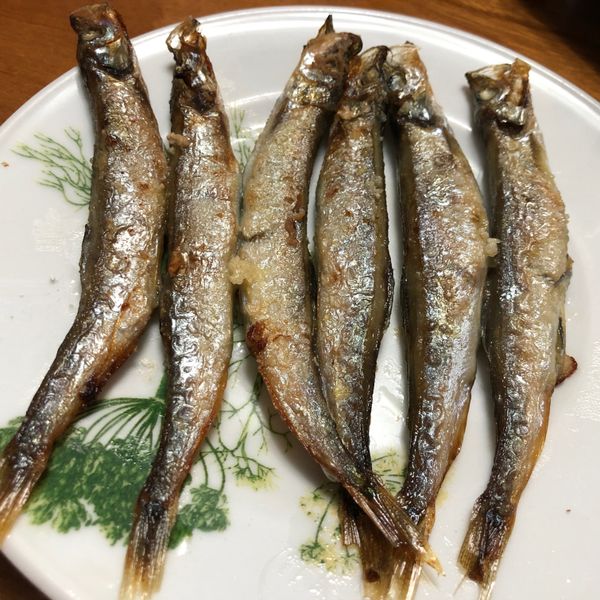 。香酥柳葉魚。下酒菜：Helen 一起做