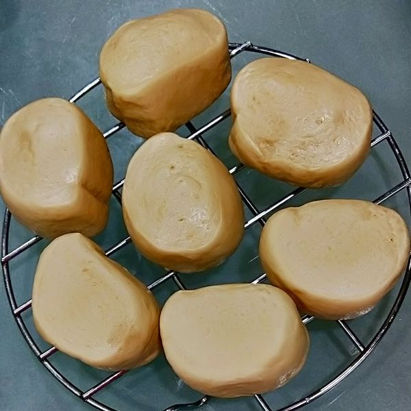 鮮奶黑糖饅頭：林美燕 一起做