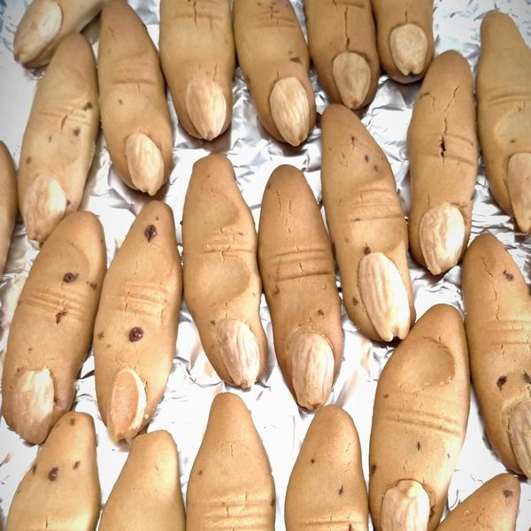 萬聖節巫婆手指餅乾 : 呂庭儀一起做