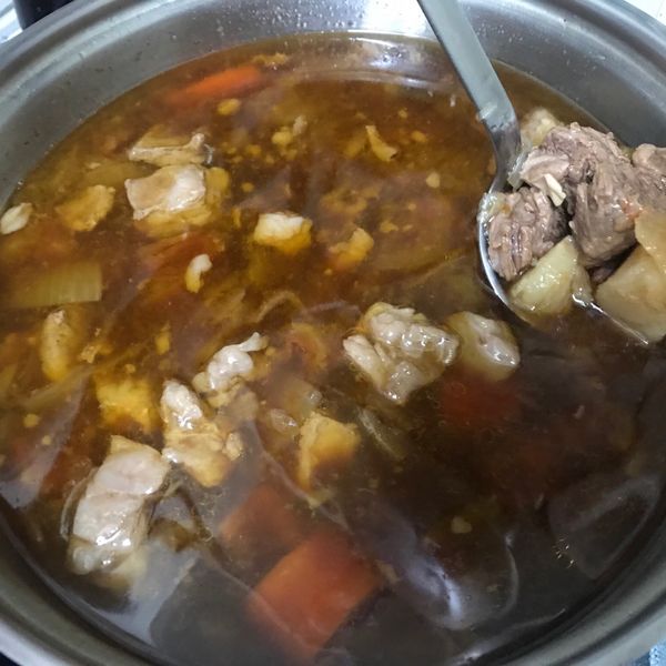 牛肉羅宋湯 : bb（只有黑晶爐也能當大廚）一起做