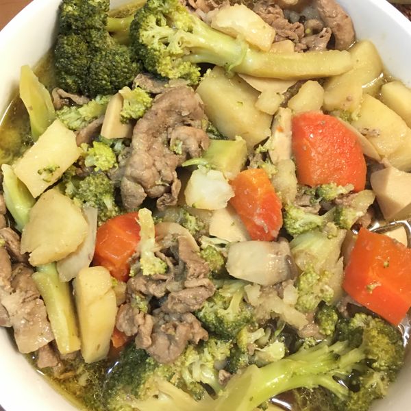 紅蘿蔔馬鈴薯燉肉 : J.h. Yang一起做