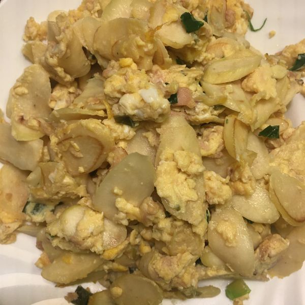 【茭白筍炒蛋】阿基師 : 李雪菱一起做