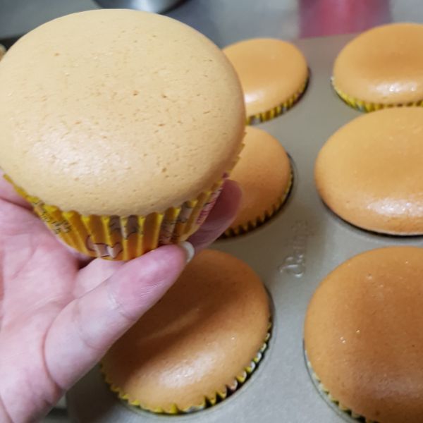 煉乳清水杯子蛋糕 : 吳維尼一起做