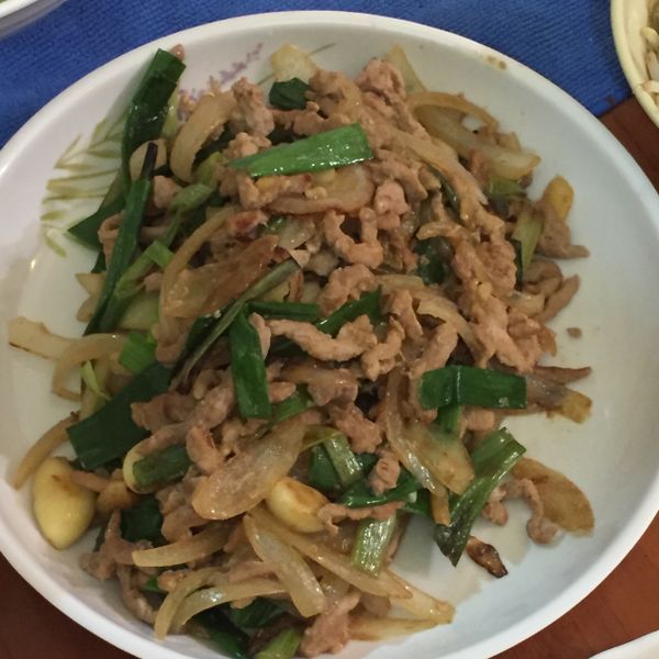 蔥爆豬肉絲：yi 一起做