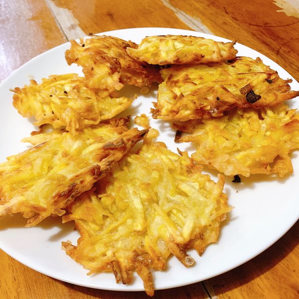 炸地瓜籤 (地瓜絲餅)：Debby 一起做