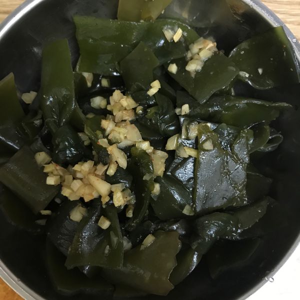 涼拌海帶結 : 小0米一起做