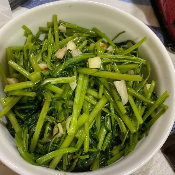 蒜炒空心菜（新手省錢簡單料理） : Vais Zheng一起做