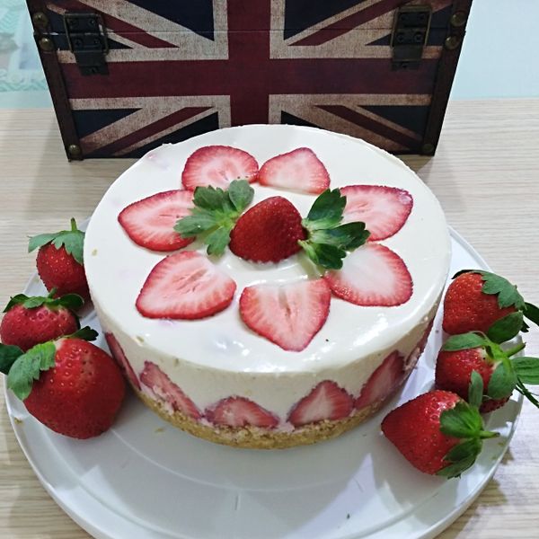 【免烤箱】特濃草莓生乳酪蛋糕 : 林毓芳一起做
