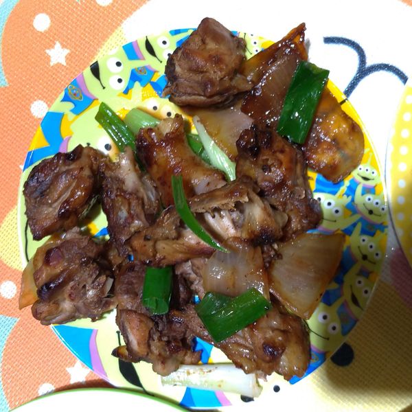 洋蔥燒雞肉：鄭又寧 一起做