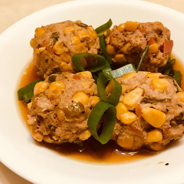 玉米肉丸子(電鍋版)：小黑 一起做